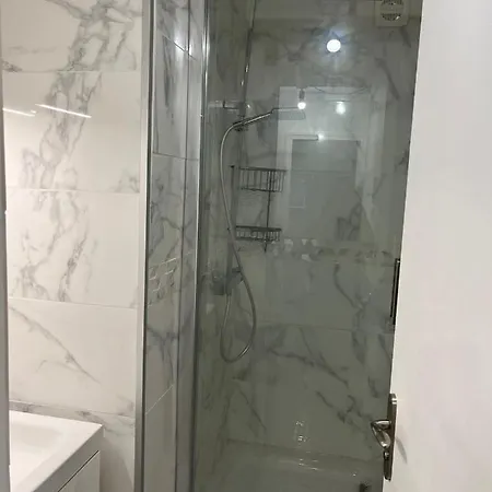 Apartment Quai De Seine // Proche Docks // Proche Des Transports // Calme Et Agreable *