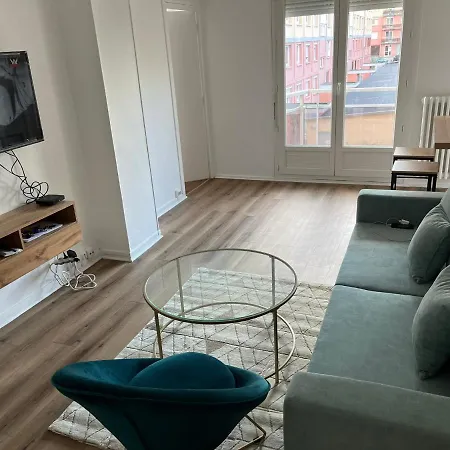 Apartment Quai De Seine // Proche Docks // Proche Des Transports // Calme Et Agreable