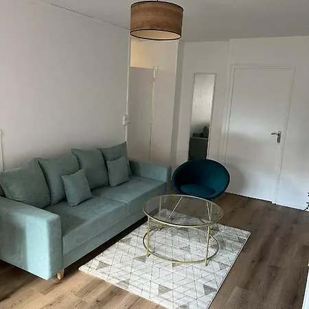 Apartment Quai De Seine // Proche Docks // Proche Des Transports // Calme Et Agreable